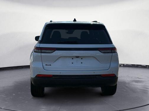 2022 Jeep Grand Cherokee Altitude