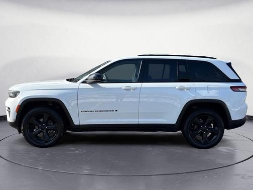 2022 Jeep Grand Cherokee Altitude