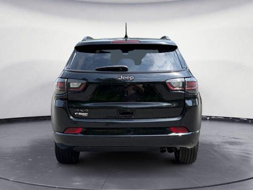 Diamond Black Crystal Pearlcoat 2022 Jeep Compass High Altitude
