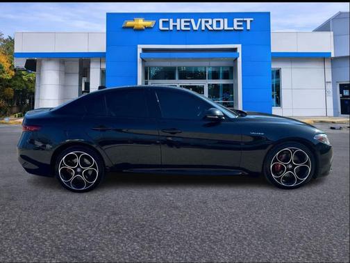 2022 Alfa Romeo Giulia Veloce