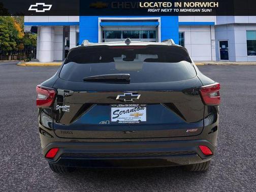 Mosaic Black Metallic 2026 Chevrolet Trax FWD 2RS