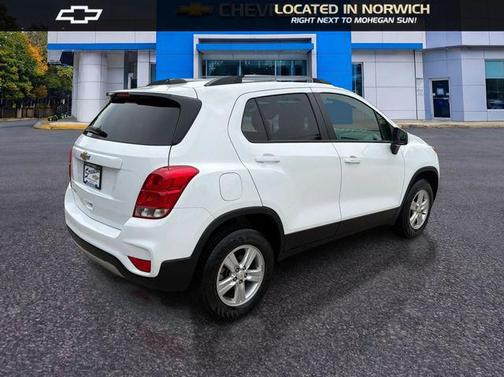 Summit White 2022 Chevrolet Trax LT