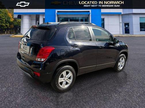 Midnight Blue Metallic 2022 Chevrolet Trax LT