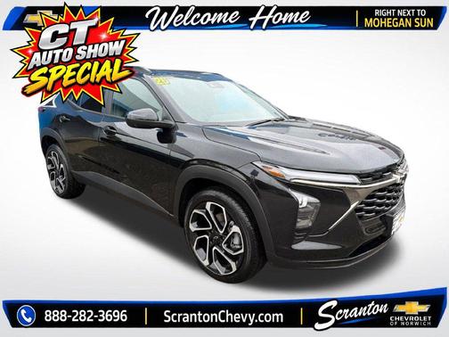 Mosaic Black Metallic 2026 Chevrolet Trax FWD 2RS