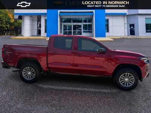 Radiant Red Tintcoat 2026 Chevrolet Colorado LT