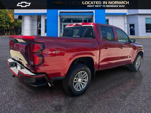 Radiant Red Tintcoat 2026 Chevrolet Colorado LT