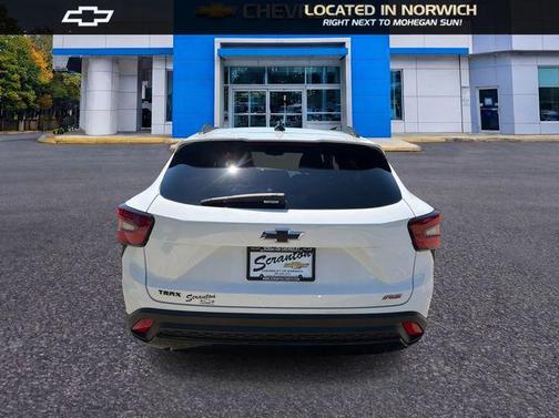Summit White 2024 Chevrolet Trax FWD 2RS