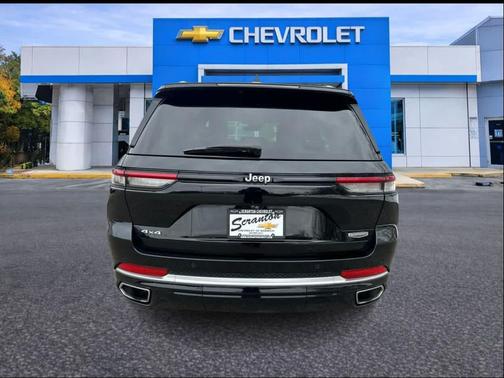 2022 Jeep Grand Cherokee Summit