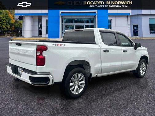 Summit White 2022 Chevrolet Silverado 1500 Custom