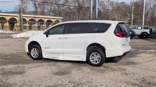 2025 Chrysler Pacifica L