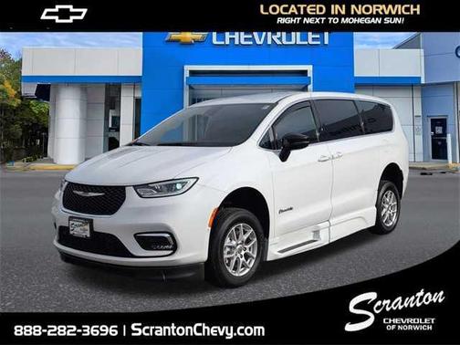 2025 Chrysler Pacifica L