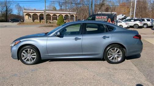 2018 INFINITI Q70 3.7X LUXE