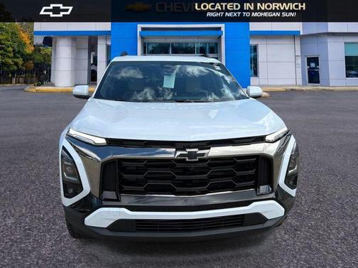 Polar White Tricoat 2026 Chevrolet Equinox FWD ACTIV