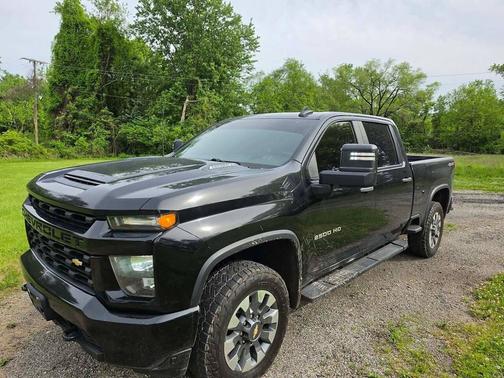 Black 2022 Chevrolet Silverado 2500 Custom