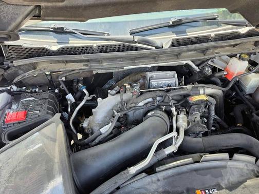 Summit White 2021 GMC Sierra 2500 AT4