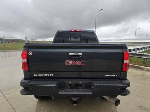 2017 GMC Sierra 2500 Denali