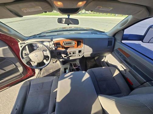2006 Dodge Ram 2500 SLT Mega Cab