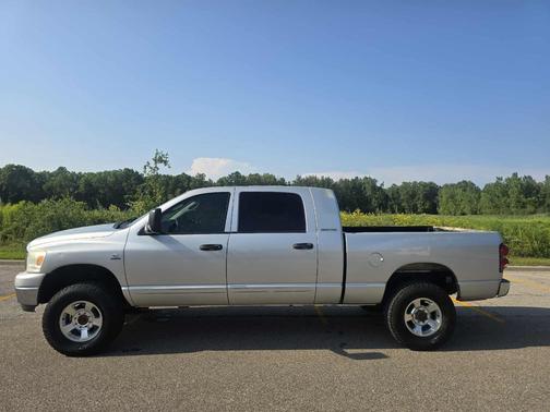 2007 Dodge Ram 2500 SLT Mega Cab