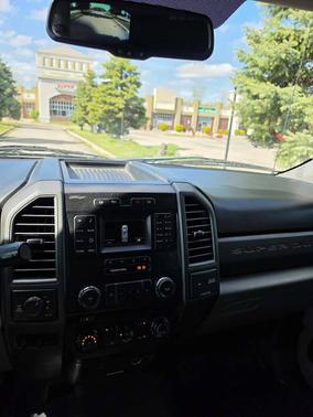 Oxford White 2017 Ford F-250 XL