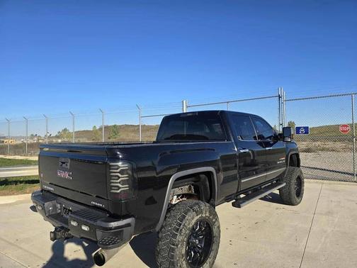 2017 GMC Sierra 2500 Denali