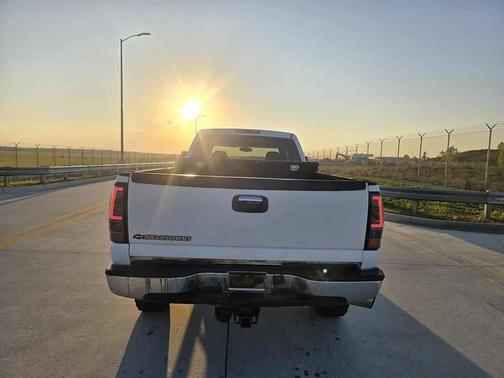 2006 Chevrolet Silverado 2500 LT H/D Crew Cab