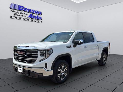 Summit White 2025 GMC Sierra 1500 SLT