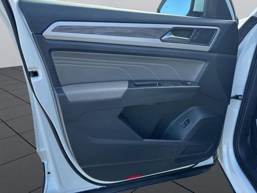 2022 Volkswagen Atlas Cross Sport 3.6L V6 SE w/Technology