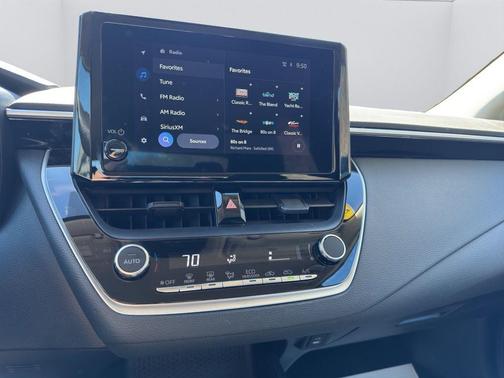 Wh 2025 Toyota Corolla LE