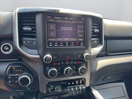 Diamond Black Crystal Pearlcoat 2019 RAM 1500 Big Horn