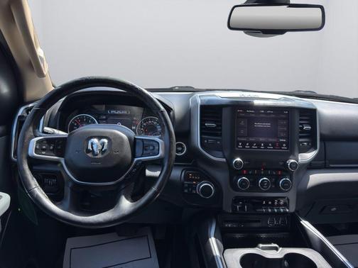 Diamond Black Crystal Pearlcoat 2019 RAM 1500 Big Horn