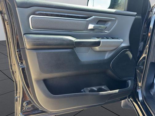Diamond Black Crystal Pearlcoat 2019 RAM 1500 Big Horn