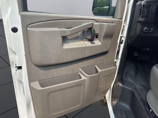 2023 GMC Savana 2500 Work Van