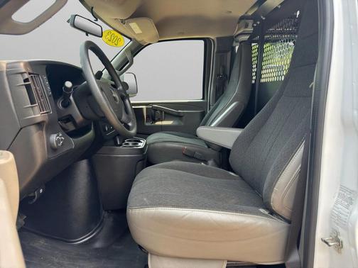 2023 GMC Savana 2500 Work Van