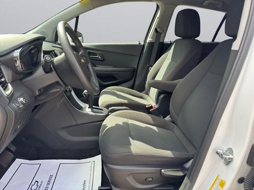2022 Chevrolet Trax LS