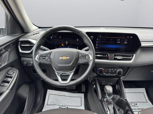 Summit White 2024 Chevrolet Trailblazer LT