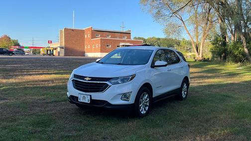 WHITE 2018 Chevrolet Equinox LT