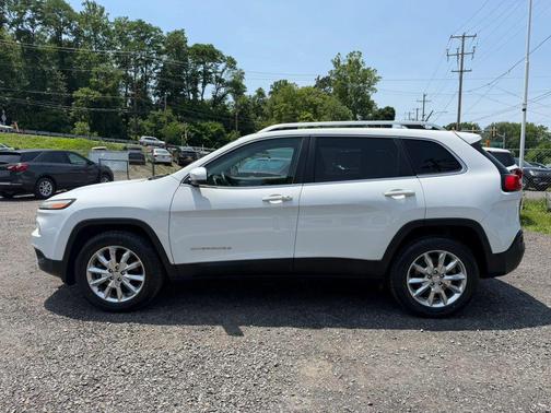 Bright White Clearcoat 2015 Jeep Cherokee Sport