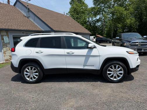 Bright White Clearcoat 2015 Jeep Cherokee Sport