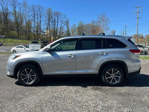 Predawn Gray Mica 2019 Toyota Highlander XLE