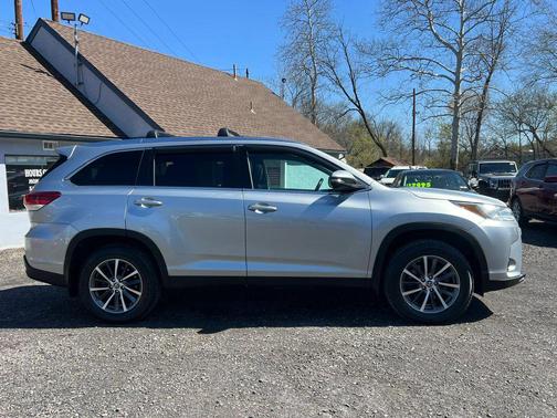 Predawn Gray Mica 2019 Toyota Highlander XLE