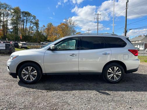 2019 Nissan Pathfinder S