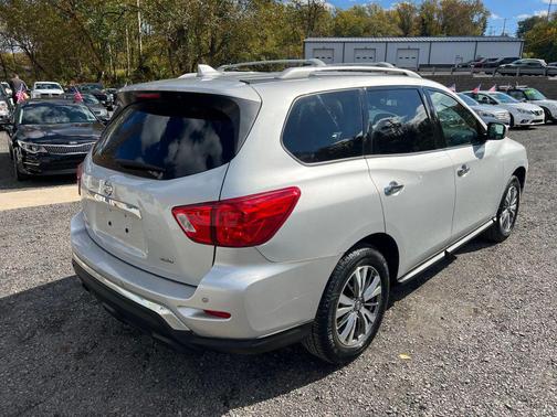 2019 Nissan Pathfinder S