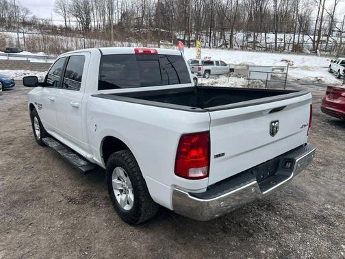 2019 RAM 1500 SLT