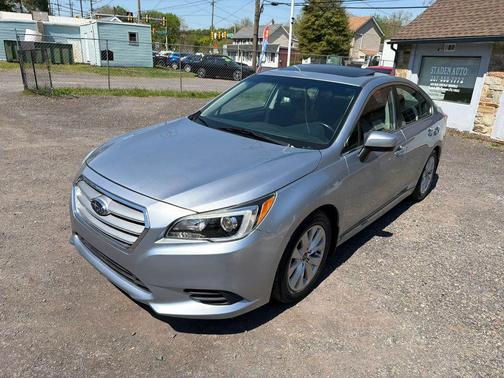 Ice Silver Metallic 2017 Subaru Legacy Premium