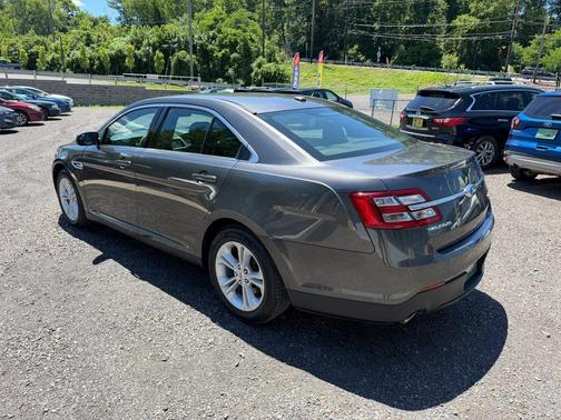 Gray 2017 Ford Taurus SEL