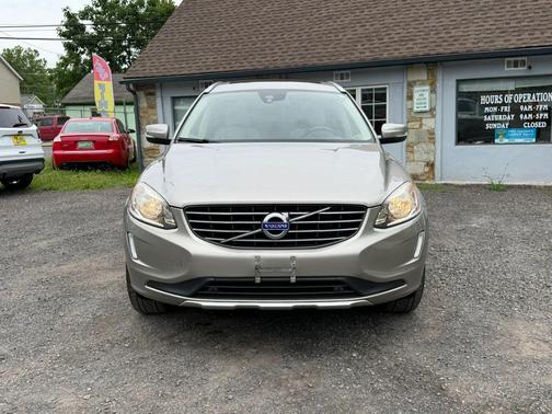 Seashell Metallic 2015 Volvo XC60 3.2 Platinum