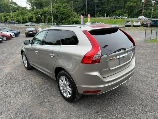 Seashell Metallic 2015 Volvo XC60 3.2 Platinum