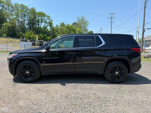 Mosaic Black Metallic 2018 Chevrolet Traverse LS