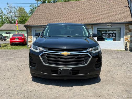 Mosaic Black Metallic 2018 Chevrolet Traverse LS