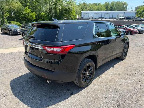 Mosaic Black Metallic 2018 Chevrolet Traverse LS